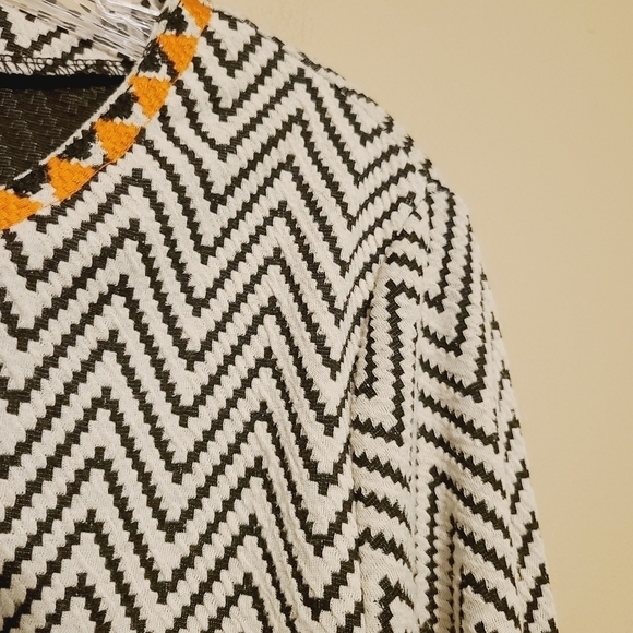 Esley | Women's Chevron Print Blouse with Tassels (Size Medium) - Picture 5 of 14